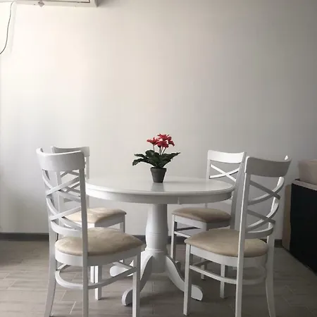 Umi Alezzi Apartment Navodari