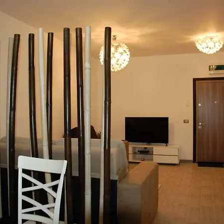 Apartment Umi Alezzi Navodari